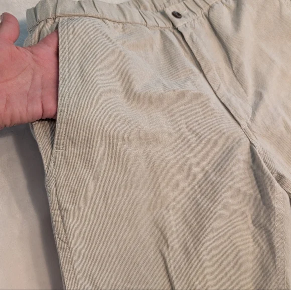Uniqlo Tan/ Cream Pants Relaxed Fit Size Medium - Picture 4 of 12